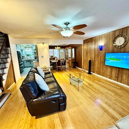 Lga Airport 3 Mins, 3 Bedroom Duplex House, Parking And Private Backyard, 9Mins Subway! نيو يورك المظهر الخارجي الصورة