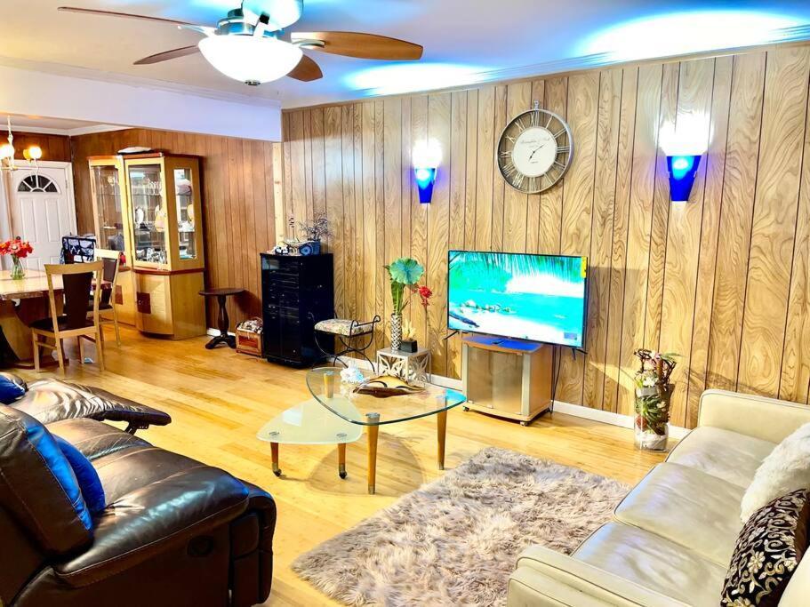 Lga Airport 3 Mins, 3 Bedroom Duplex House, Parking And Private Backyard, 9Mins Subway! نيو يورك المظهر الخارجي الصورة