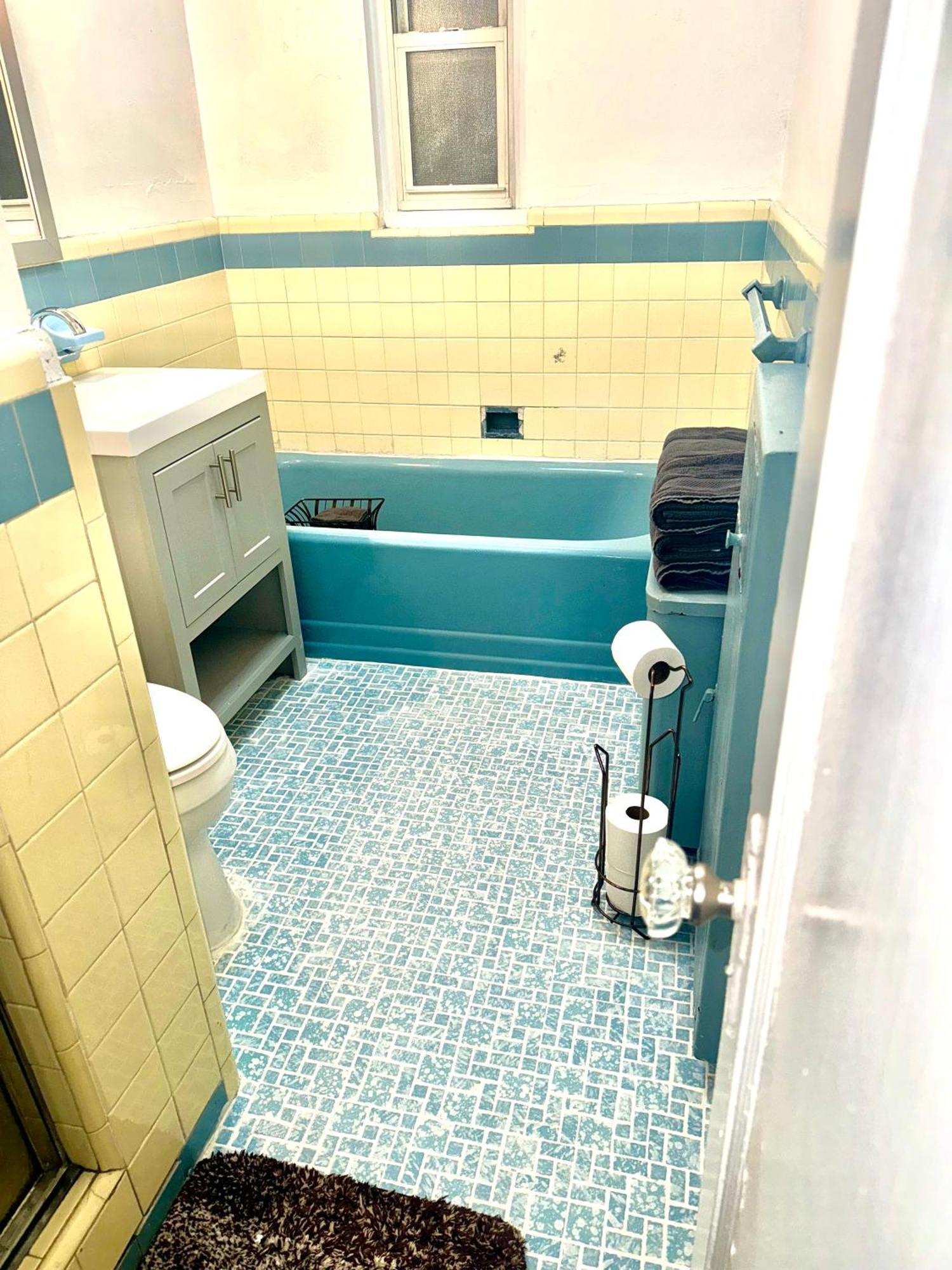Lga Airport 3 Mins, 3 Bedroom Duplex House, Parking And Private Backyard, 9Mins Subway! نيو يورك المظهر الخارجي الصورة