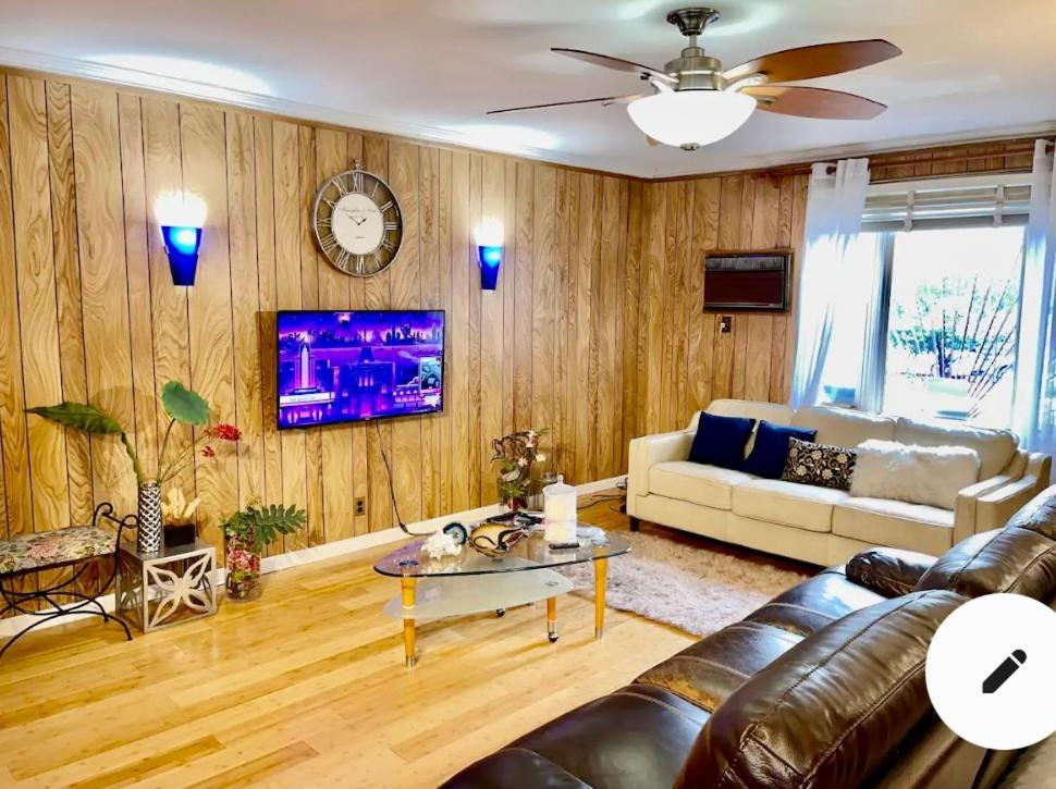 Lga Airport 3 Mins, 3 Bedroom Duplex House, Parking And Private Backyard, 9Mins Subway! نيو يورك المظهر الخارجي الصورة